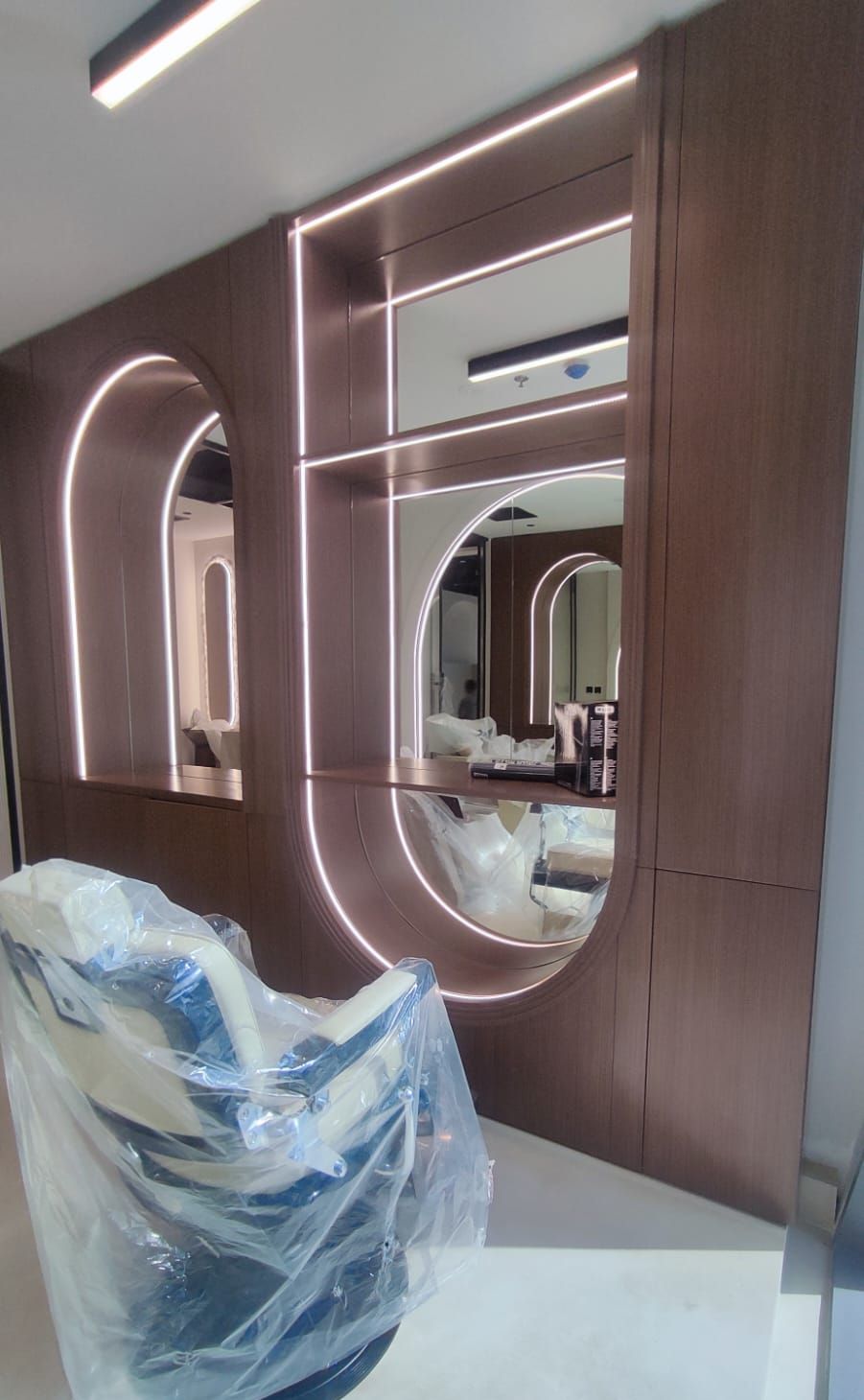 Salon & Clinic Fit-out — photo 8 of 8